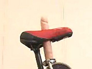 Take charge Roasting Japanese Babe Reaches Culminate Riding a Sybian Bicycle