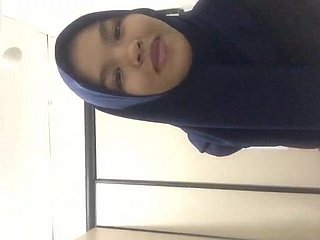 Malajski cop 3 hidżab