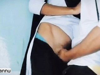 Desi Collage Student Sexo vazou vídeo MMS em hindi, faculdade jovem e sexo de menino na sala de aula brisk quente romântico foda