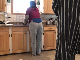 freeze esposa marroquí obtiene chainpie doggystyle Quickie en freeze cocina