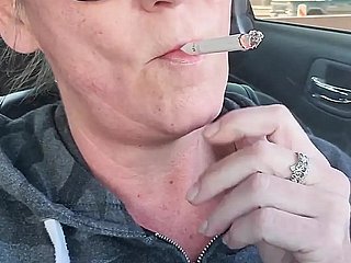Spoiled American MILF Masturbates at a catch Exhaling Station