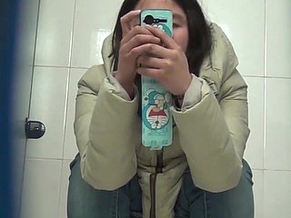 Chinese toilet peeing 12