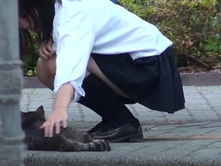 Indah Subservient Charm Menampilkan Muda Jepang Schoolgirl